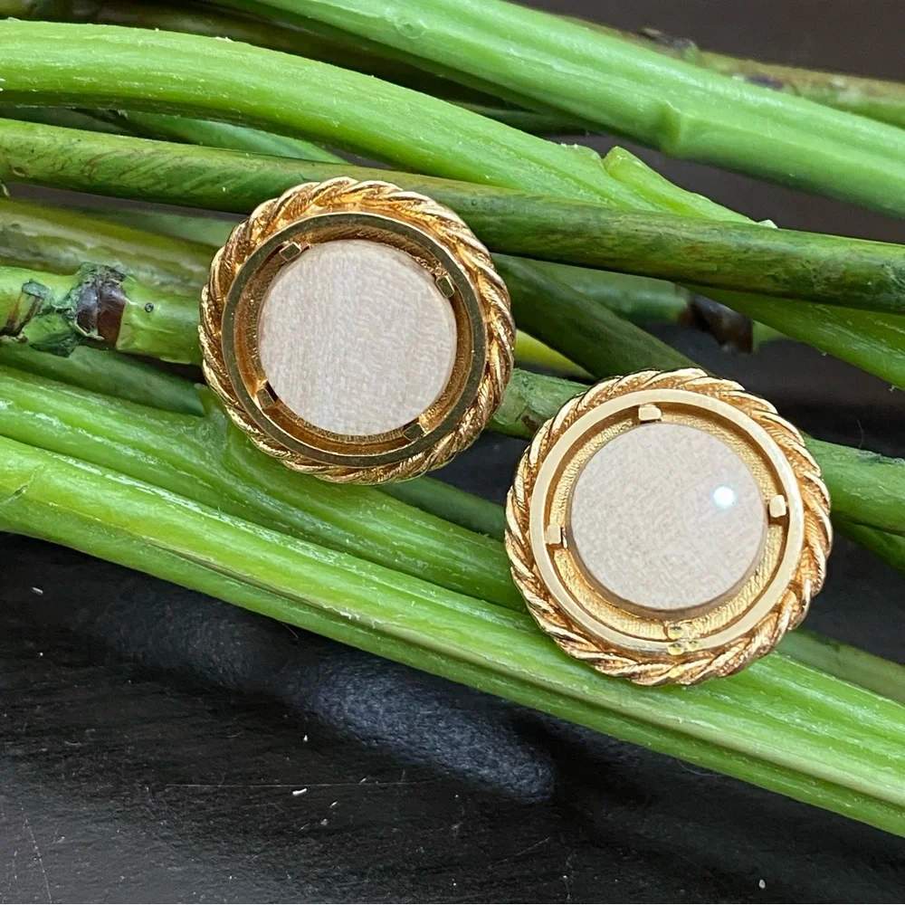 Vintage DANTE Signed Gold Rope Border Beige Marble Center Stone Cufflinks